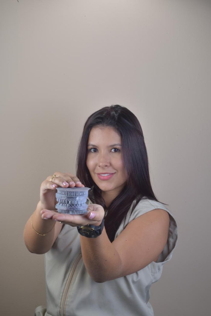 Doctora Valeria Ramírez, especialista dental en SJ Smile Studio