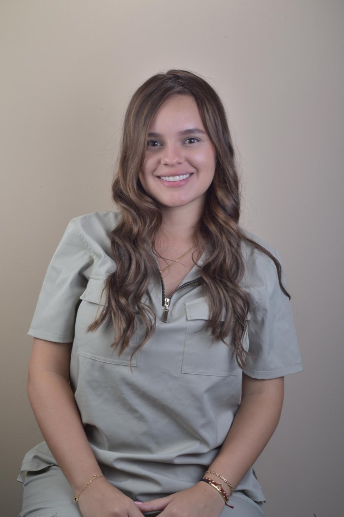Doctora Sara Jiménez, dentista especialista en estética dental en El Poblado Medellín